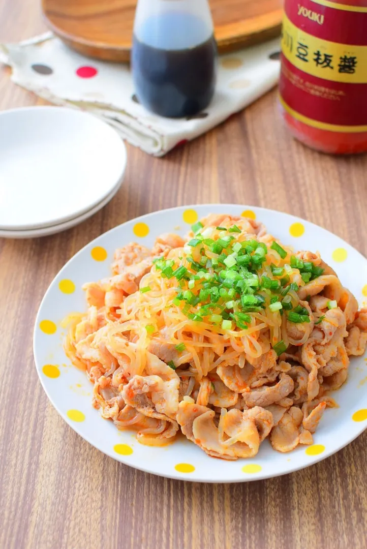 Snapdishの料理写真:【ご飯が進むおかず】豚バラとしらたきのピリ辛炒めのレシピ|アマイモノ・クウ蔵さん