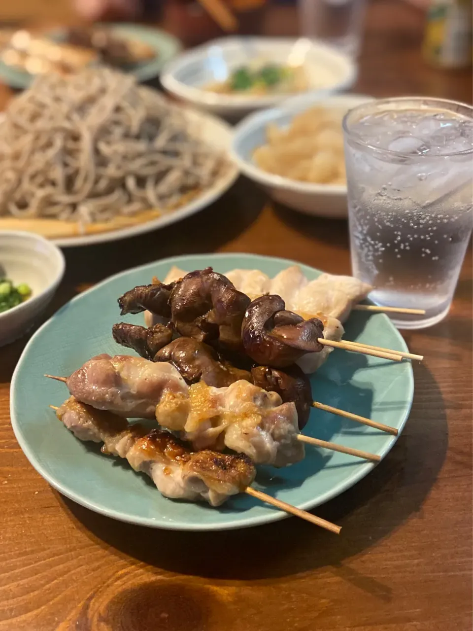 6/18の夕食　焼鳥と芋炭酸割り|yoneさん