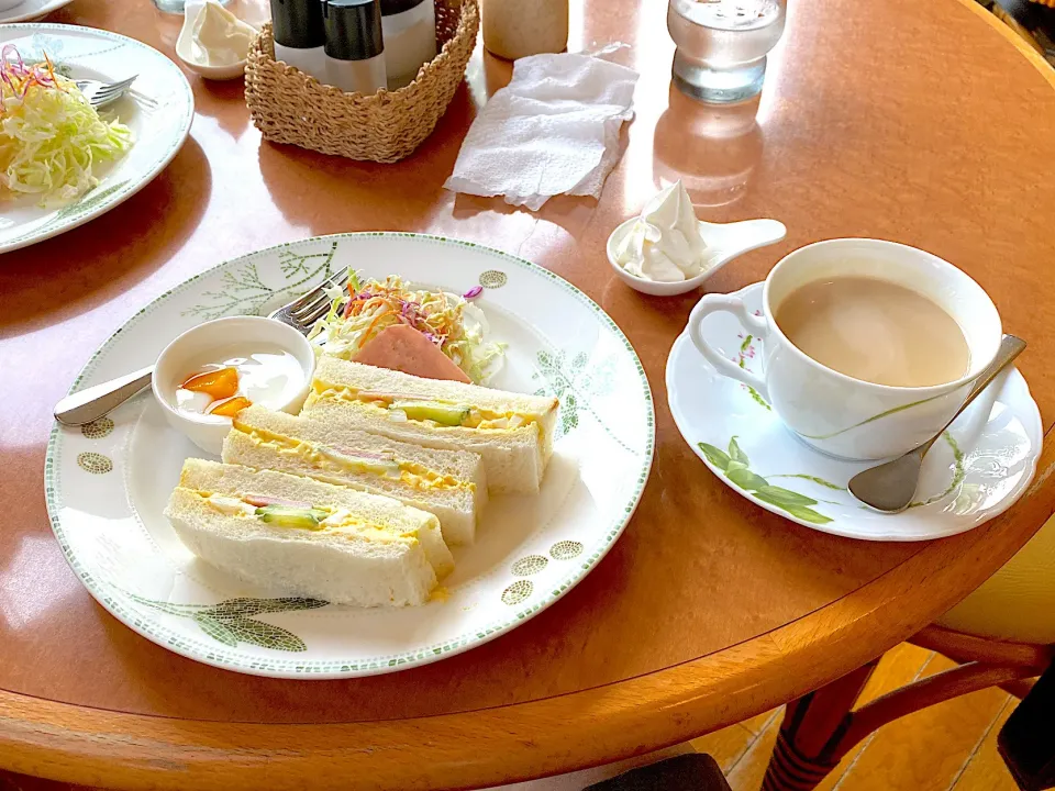 レモンのモーニングサービス、サンドイッチ🥪🥪|Yoshihiro  Hamasakiさん