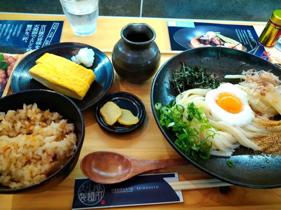 ねばりっこの月見ぶっかけ定食|うたかた。さん