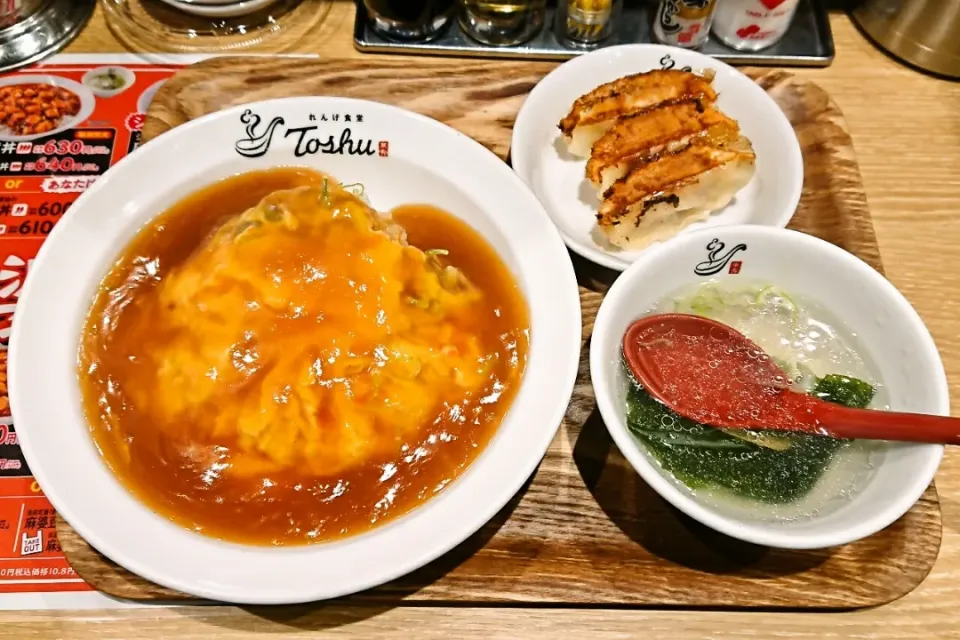 Snapdishの料理写真:れんげ食堂 Toshuのランチ天津飯セット(693円)。|Mars＠釜飯作り研究中さん