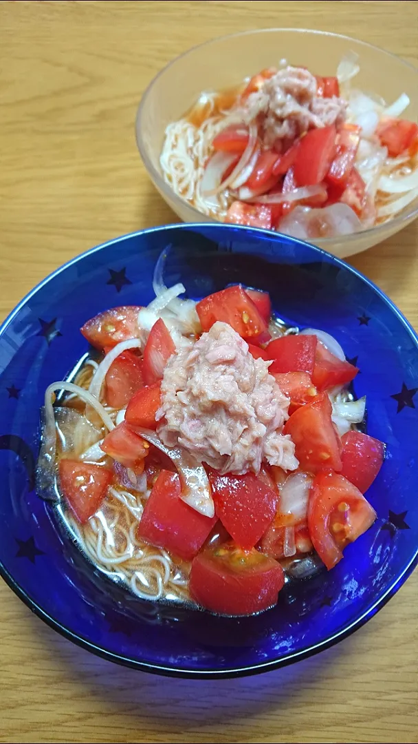 Snapdishの料理写真:さっぱりピリ辛 ツナトマトそうめん|ごはんきろくさん