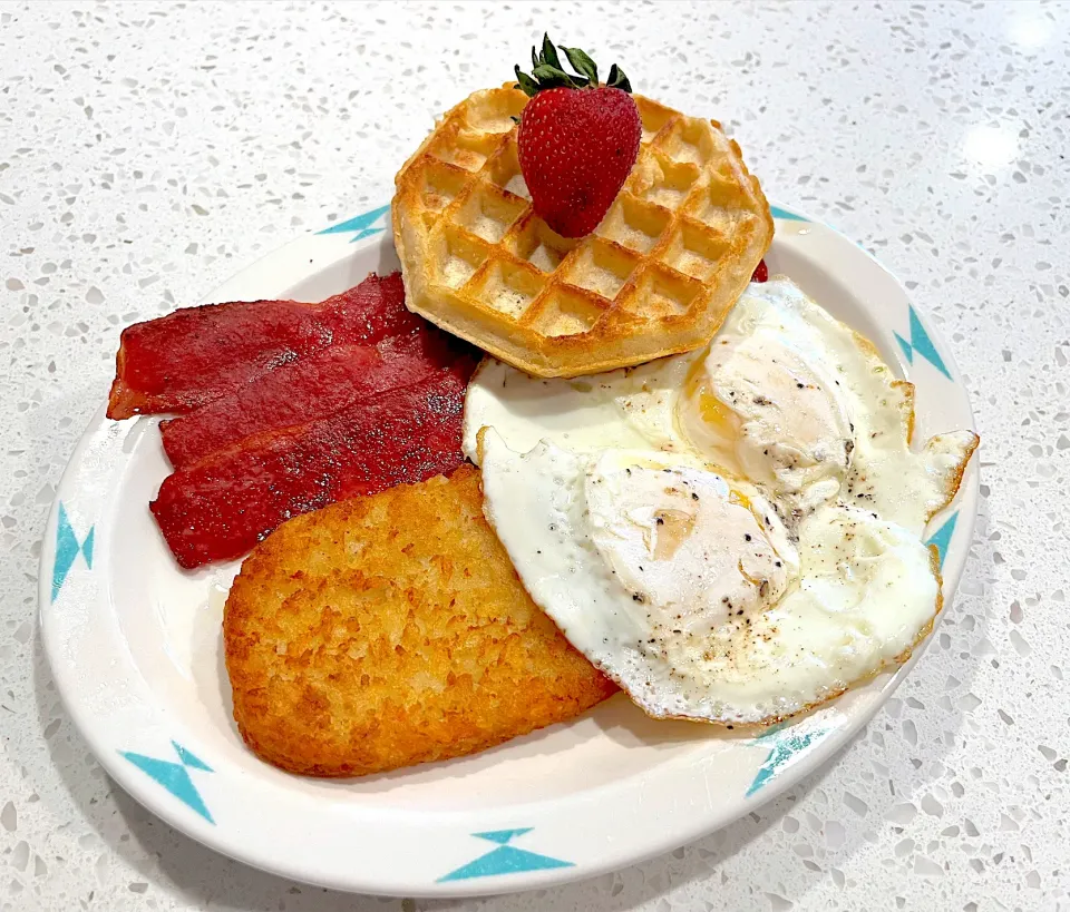 Sunday Breakfast - waffle🧇bacon🥓eggs🍳hashbrown🥔😍|🌺IAnneさん