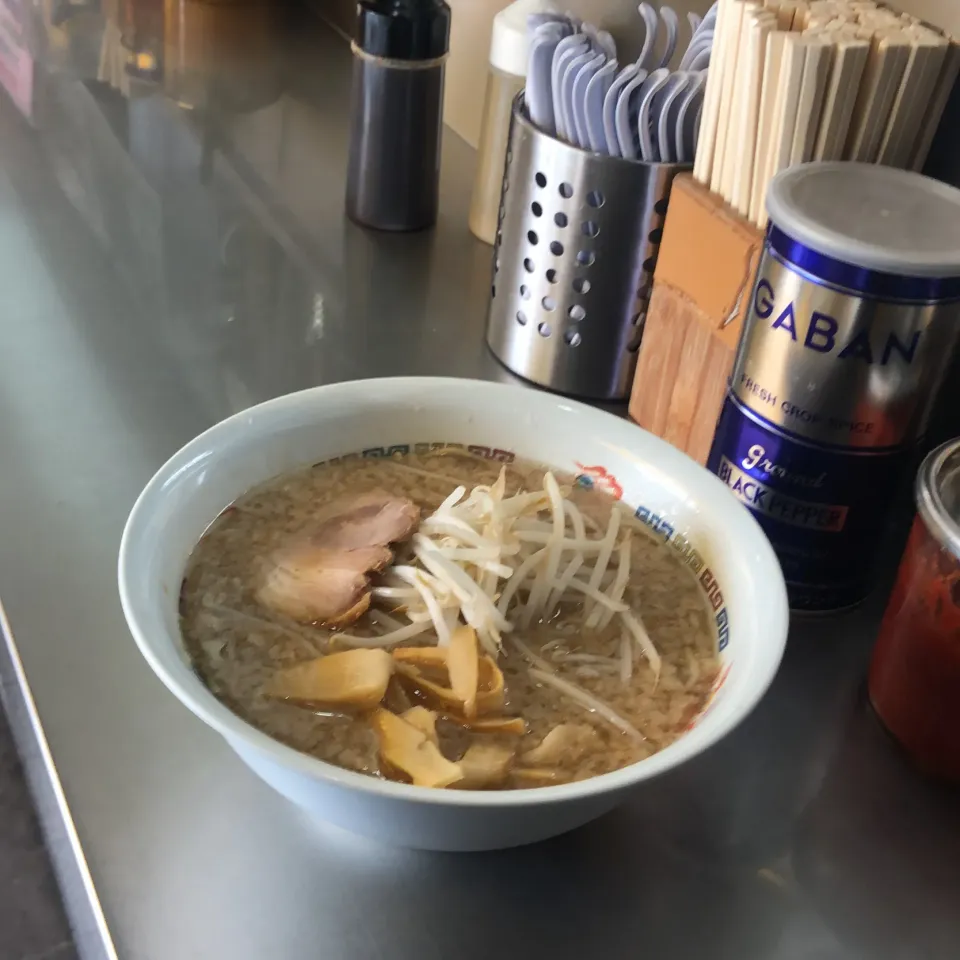 Snapdishの料理写真:＃夜勤明け　＃朝ラー　今日も　＃ラーメン　飽きずに　＃ホープ軒|Hajime Sakaiさん