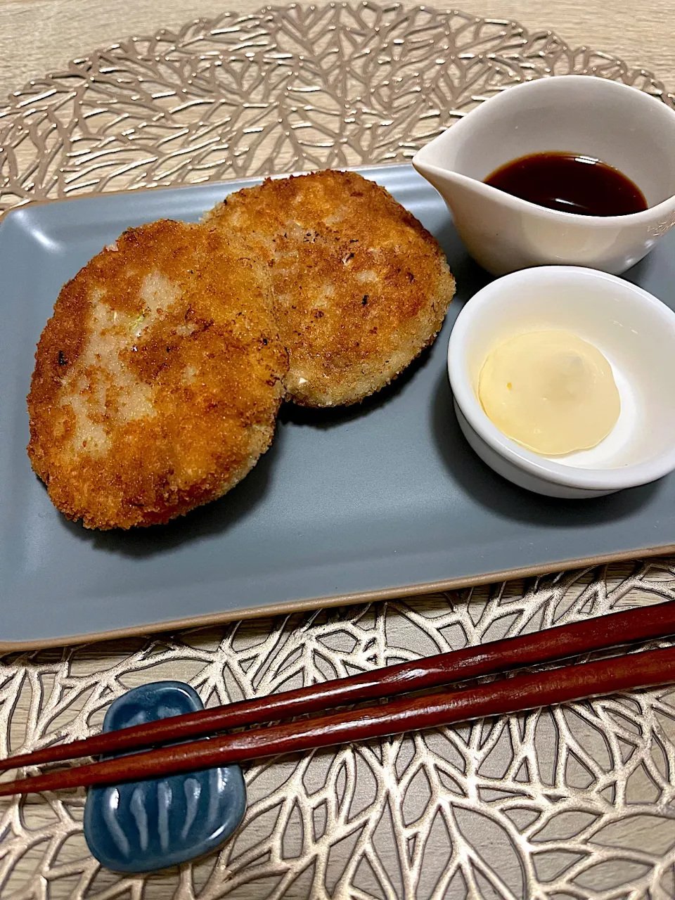 Snapdishの料理写真:初⭐︎米粉パン粉DEメンチカツの夜ごはん|ゆかｕさん