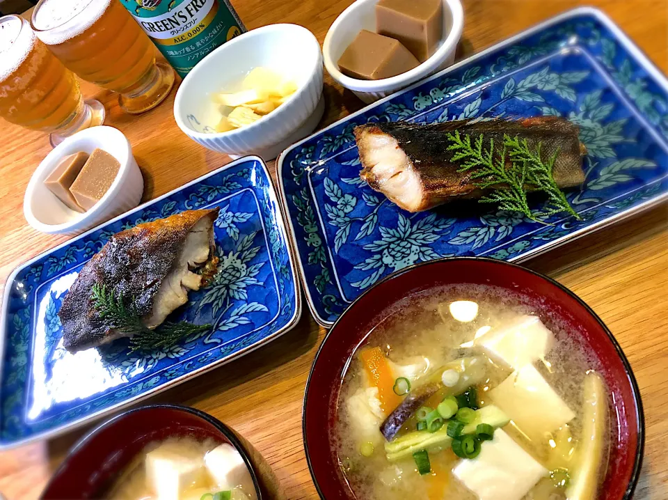 朝ごはんのような晩ご飯です！　　　　　　しまホッケの開き|じゅんさんさん