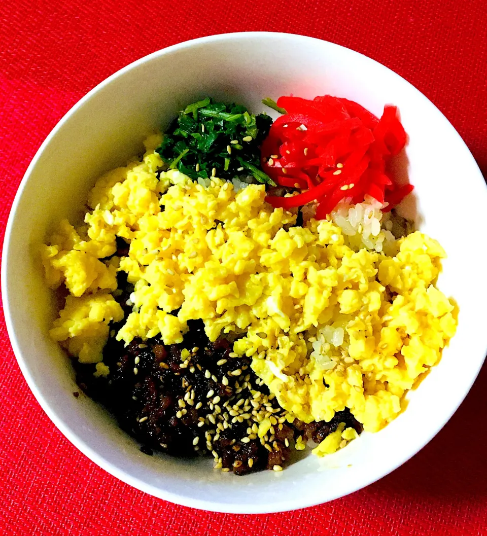 食べる点滴糀甘酒丼^ - ^💖炊き込みご飯に糀甘酒💪糀甘酒鳥そぼろ💪糀甘酒炒り卵💪糀甘酒丼笑笑💖|HAMI69さん