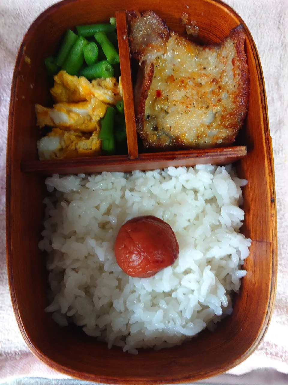 Snapdishの料理写真:シンプル弁当|ぴかさんさん