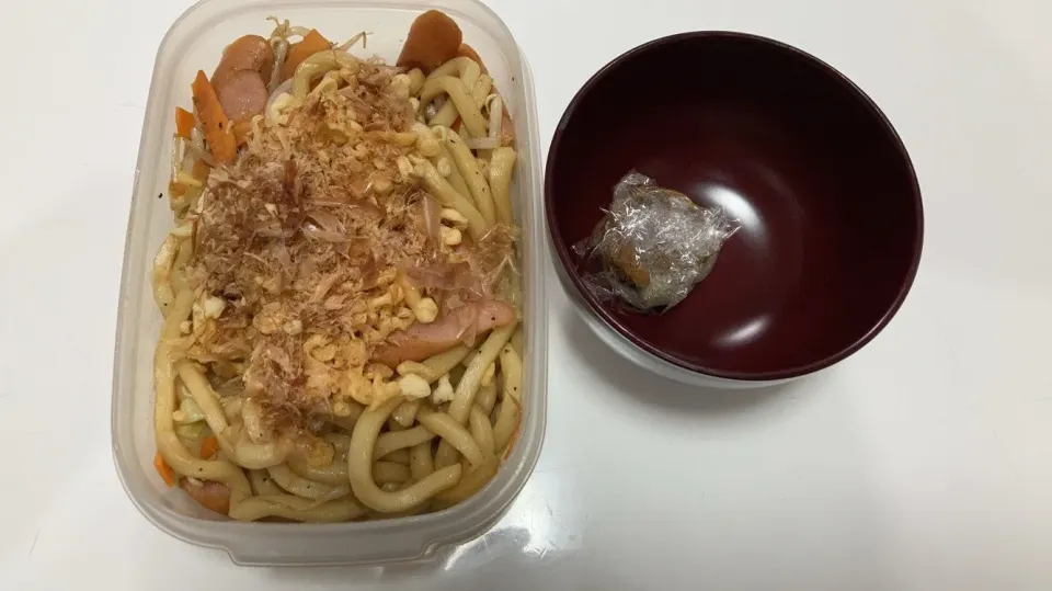 パパ弁。☆焼きうどん☆みそ玉。|Saharaさん