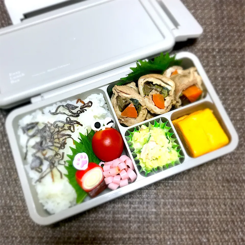 SJK弁当🍱〜野菜チャーシュー巻き・玉子焼き・ポテトサラダ・花ハム・カニカマチーズカルパス|華恋さん