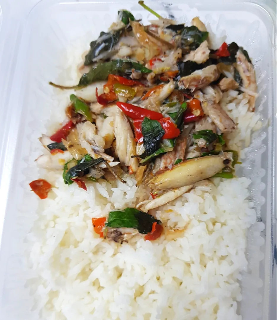 stir fry spicy crab meat with holy basil leaves|patcookingfeverパットさん