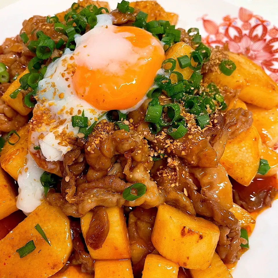 Snapdishの料理写真:とまと🍅さんの料理 優雨【ゆぅ】さんの温玉乗っけ♡長芋&豚バラ肉の韓国風スタミナ炒め|だまさん