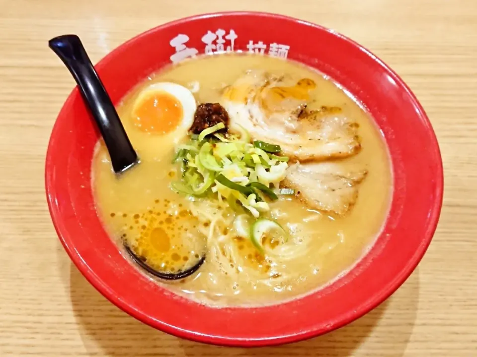 えび豚骨拉麺 春樹のえび豚骨味噌拉麺(830円)|Mars＠釜飯作り研究中さん