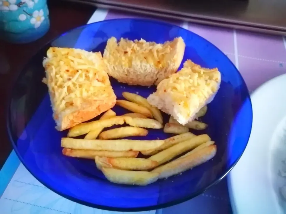 Garlic bread French fries|Food Heavenさん