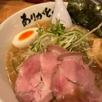 Snapdishの料理写真:背脂たっぷりラーメン|yuyuyuさん