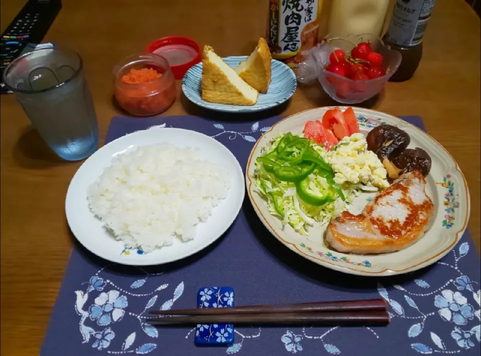 Snapdishの料理写真:ポークソテープレート(夕飯)|enarinさん