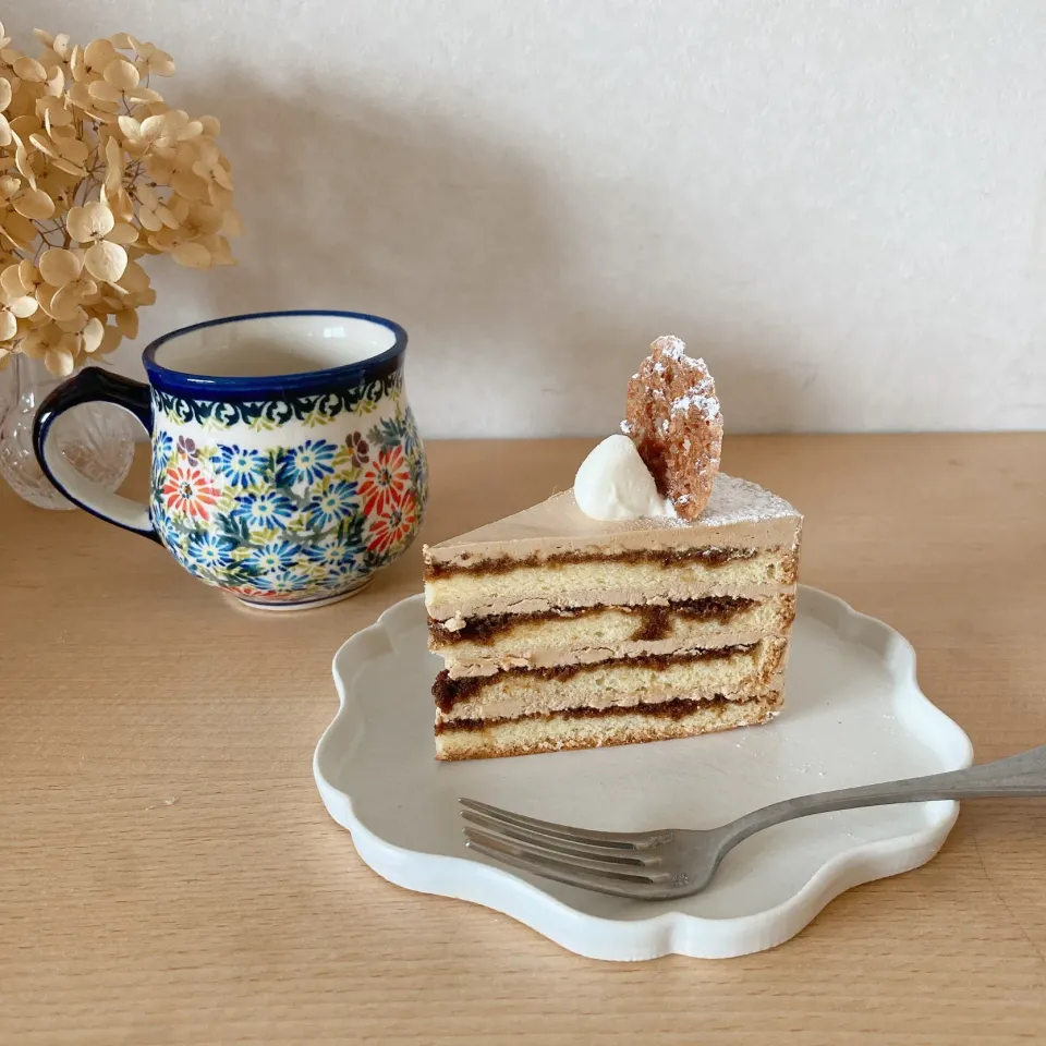 コーヒーのバタークリームケーキ☕️|ちゃみこさん