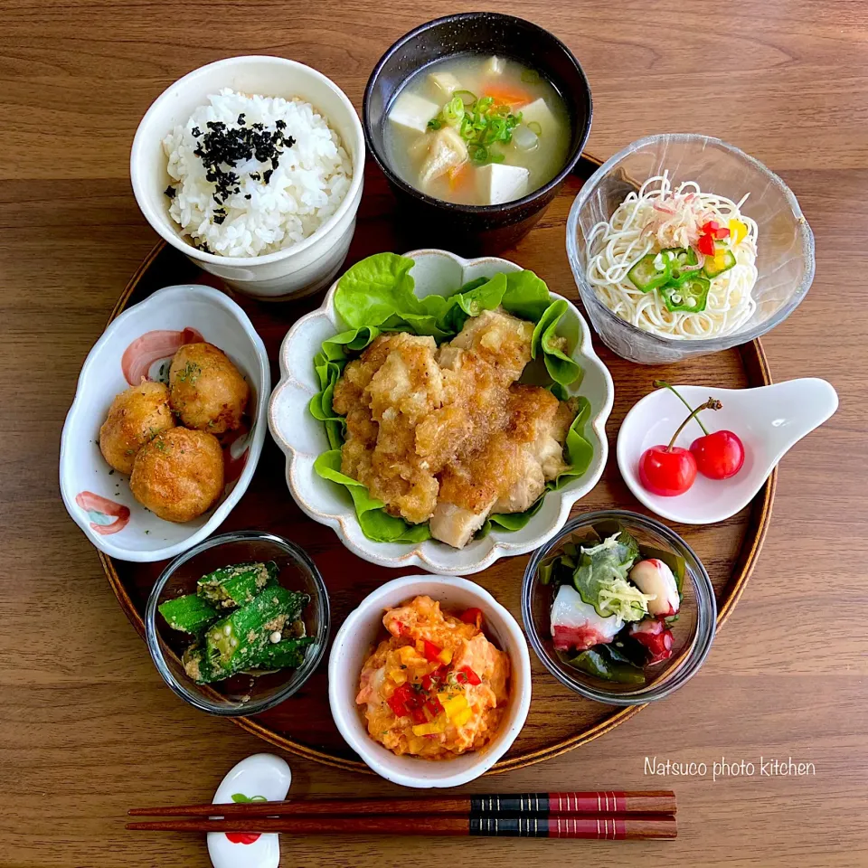 Snapdishの料理写真:チキンステーキ玉ねぎソース定食💕|ナツ1224さん