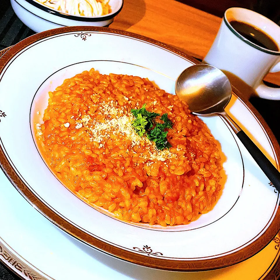 米から作るポモドーロリゾット（トマトリゾット）🍅🥘　コメ芯の硬い食感がいい😋|Sの食卓さん