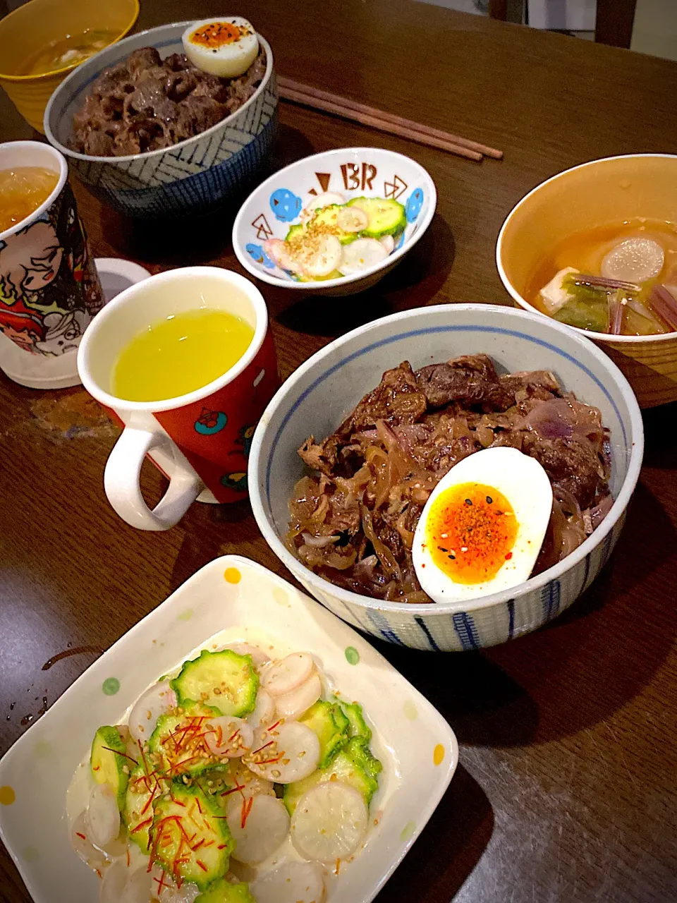 すき焼き風牛丼　半熟卵　日野菜蕪と豆腐のお味噌汁　ズッキーニロマネスコの胡麻和え　五穀アイスティー|ch＊K*∀o(^^*)♪さん