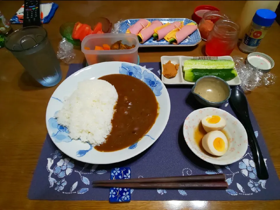 レトルトカレーライスとハムチーズキュウリスティック(夕飯)|enarinさん