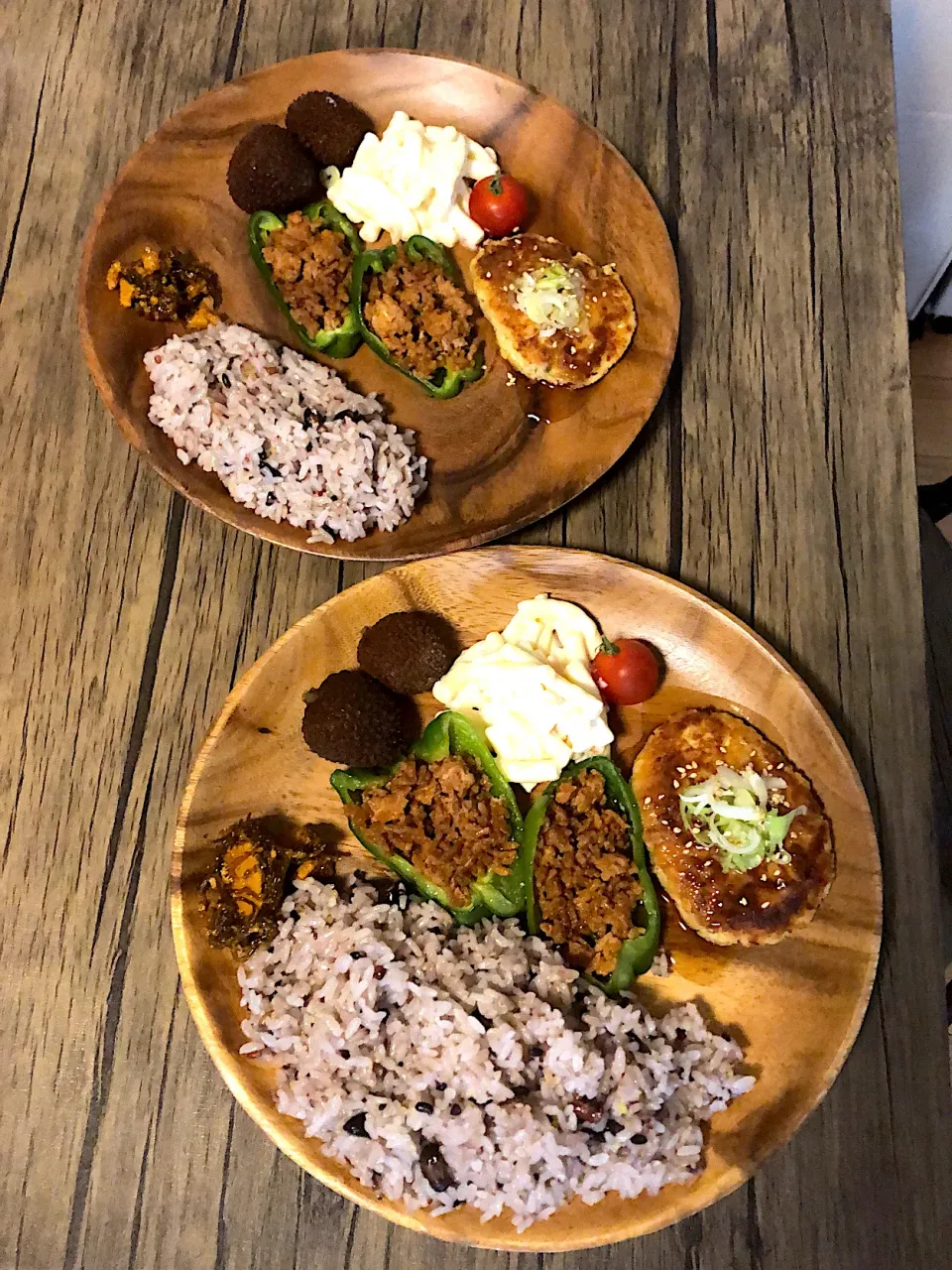 豆腐ハンバーグ　マカロニサラダ　ピーマンのチリペッパー肉詰め　たらこうま煮　ライチ|そのみさん