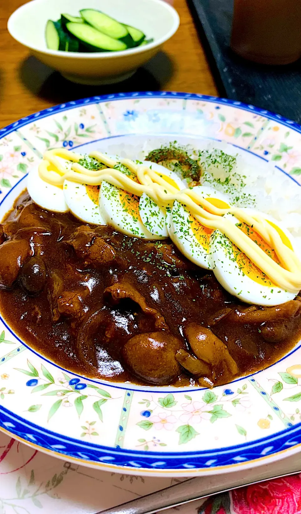 仕事の日の夜ご飯は簡単にハヤシライス。|ちはるさん