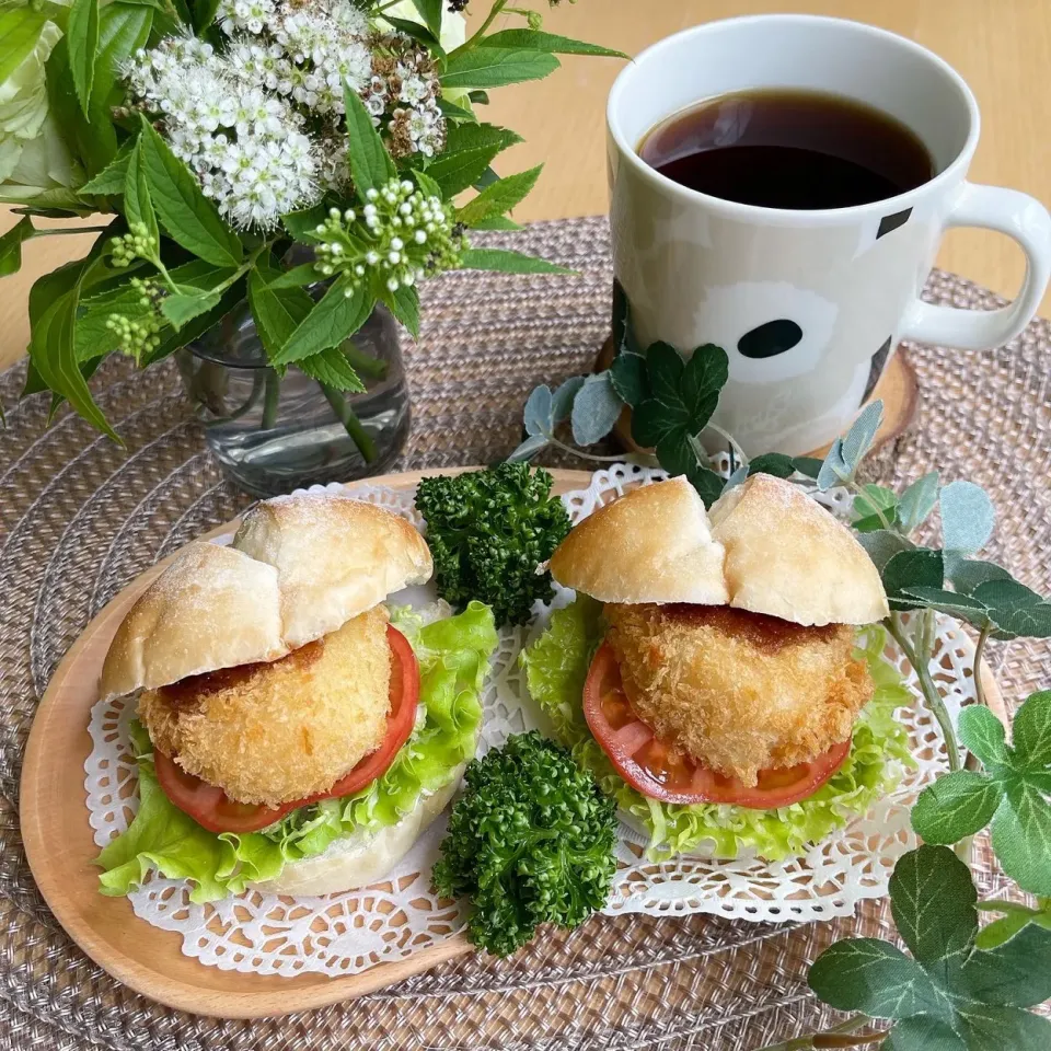 6/24❤︎紅ズワイ蟹クリームコロッケサンド🌱✨
夏日☀️猛暑ですね🙇‍♀️🥵|Makinsさん