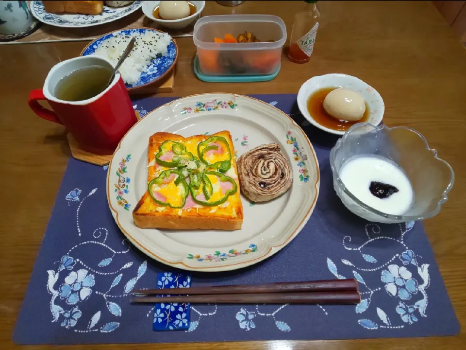 三種のチーズのピザトースト(昼飯)|enarinさん