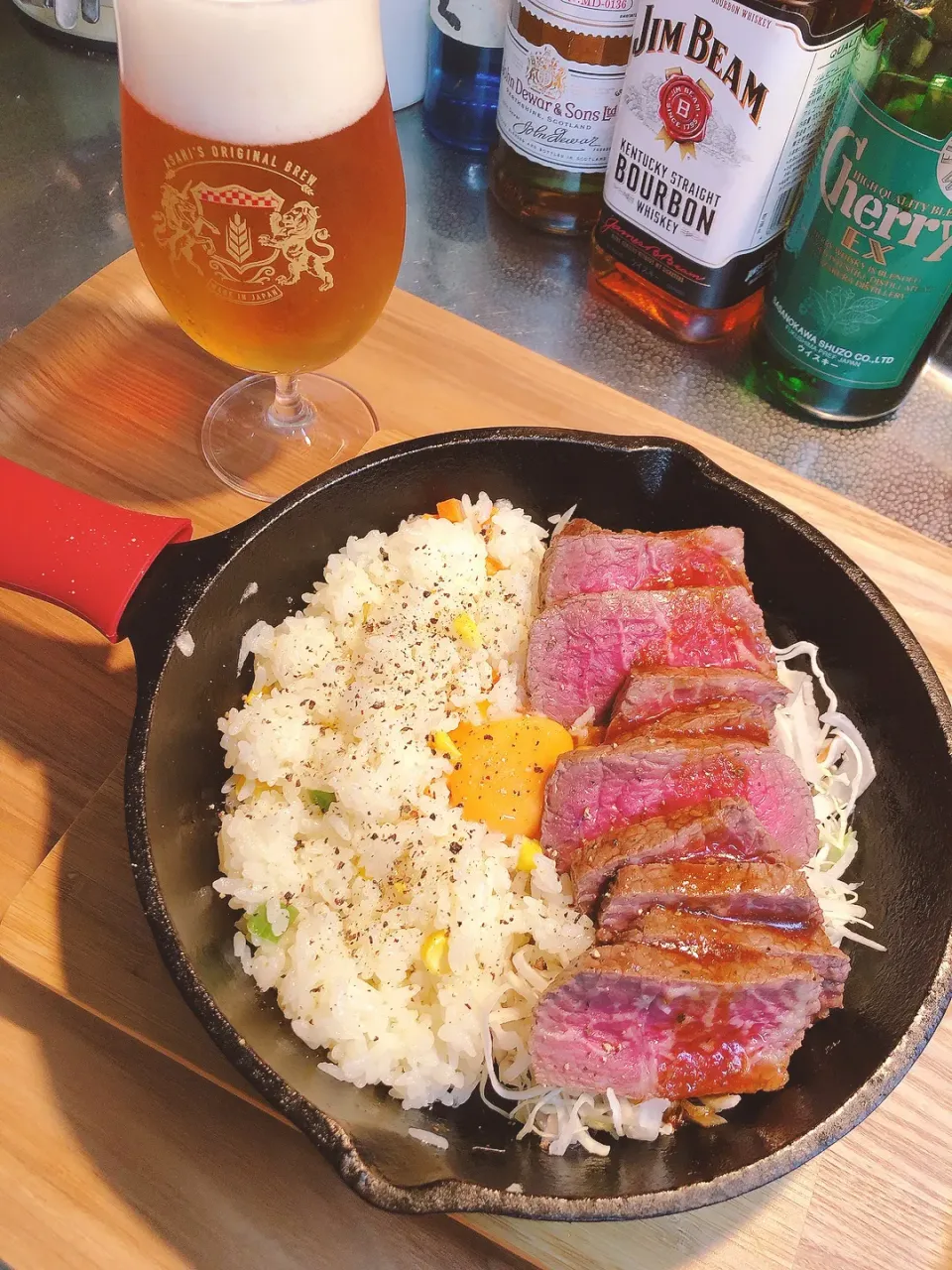 3.ガーリックバターライスのローストビーフ丼？？完成🍺|海斗さん