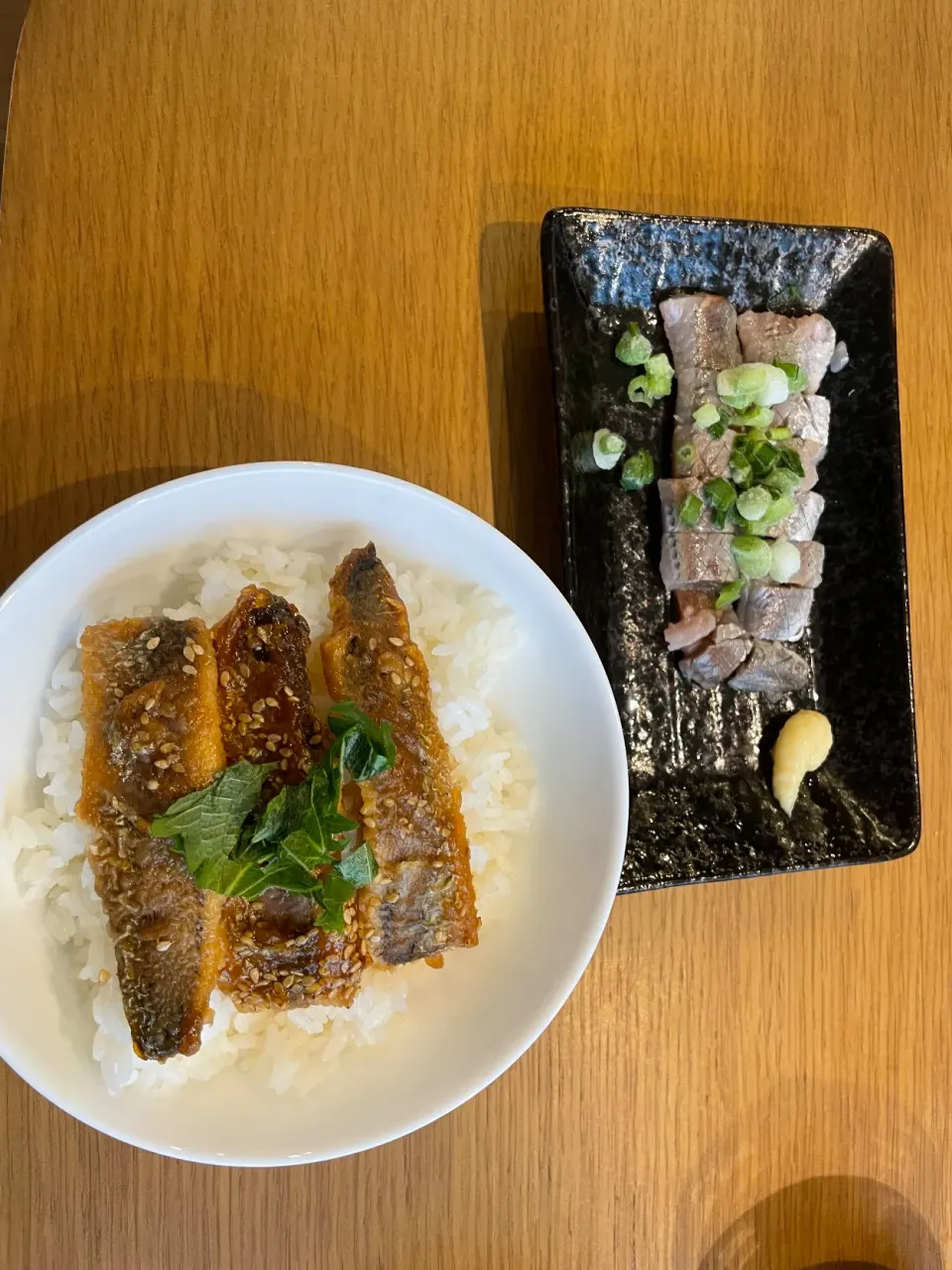 Snapdishの料理写真:イワシ蒲焼きと刺し身|おーたたくとさん