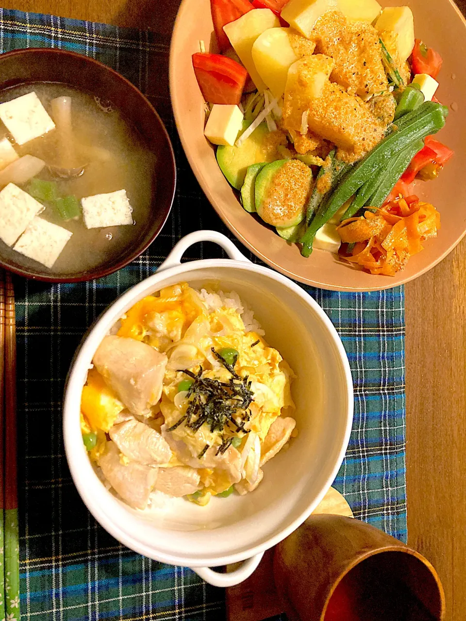 親子丼とサラダ🥗|あっちゃんさん