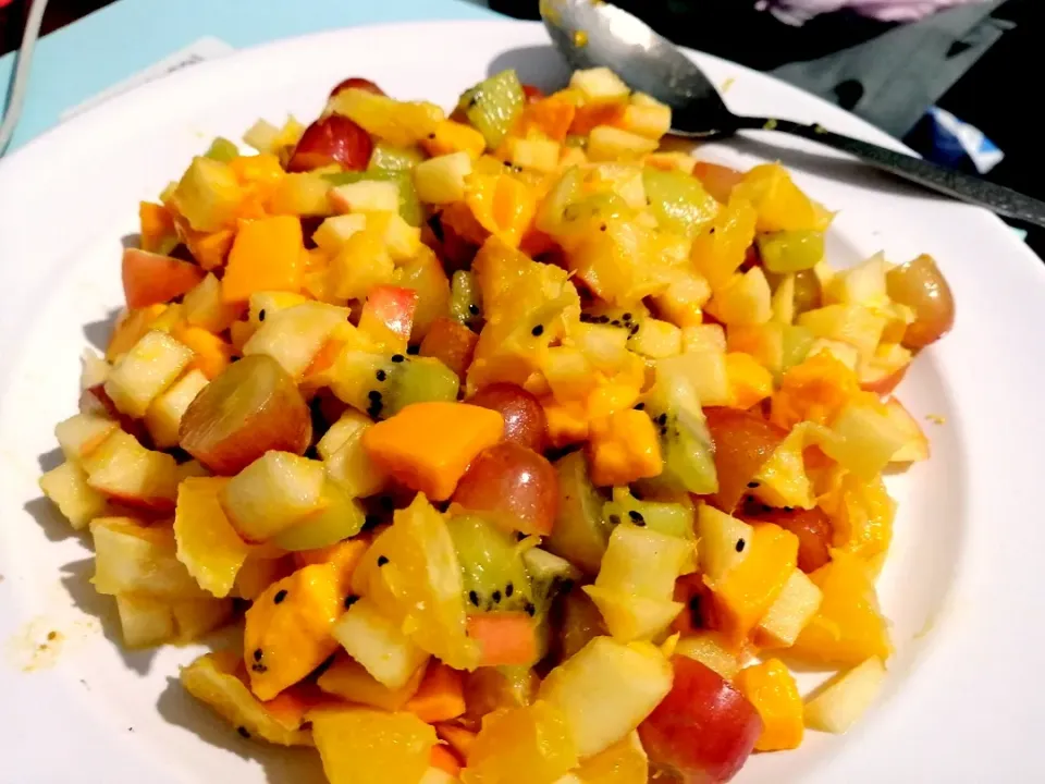 Snapdishの料理写真:Mix Fruit Salad|Food Heavenさん