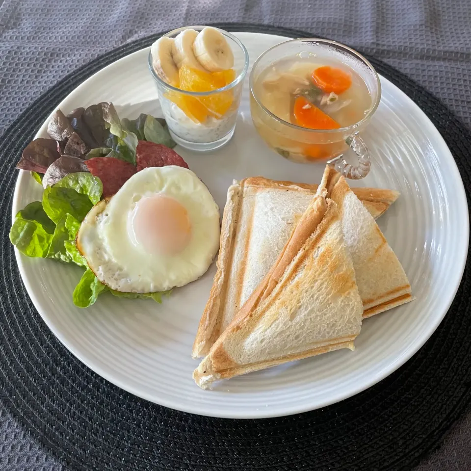 Snapdishの料理写真:ホットサンドのワンプレートごパン|Yunさん