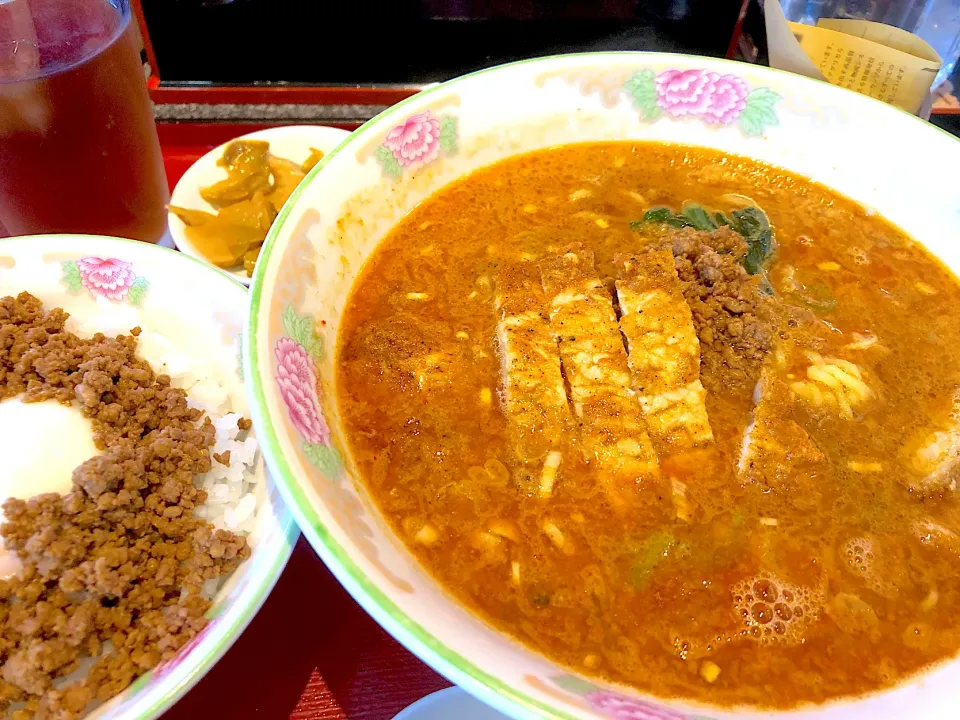 Snapdishの料理写真:釧路坦々麺昇龍天のパーコー麺|BOOさん