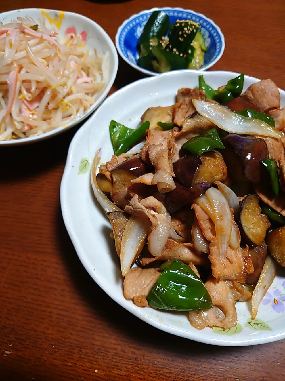 豚肉と茄子の炒めもの
もやしサラダ
キュウリの中華和え|ぱやさん