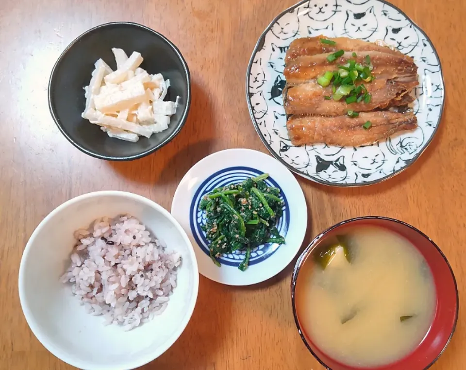 2022 0624　鰯の蒲焼き　ほたて大根　ほうれん草の胡麻和え　豆腐とわかめのお味噌汁|いもこ。さん