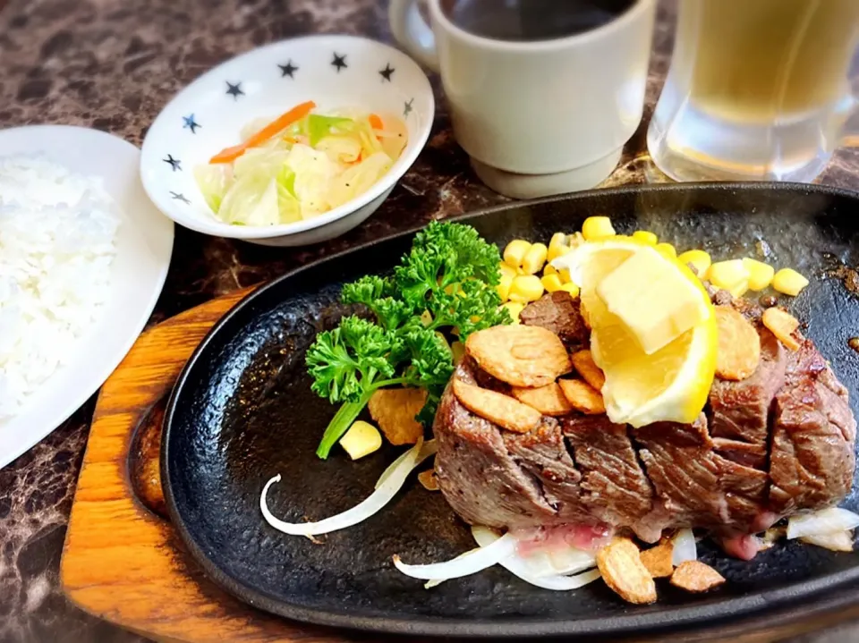 Snapdishの料理写真:ランプステーキ 225g ¥1,850|Blue Moon Caféさん