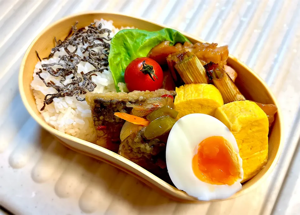 娘　お弁当🍙鯖の南蛮漬けと鶏の　と白ネギの照り焼き|bebechanさん