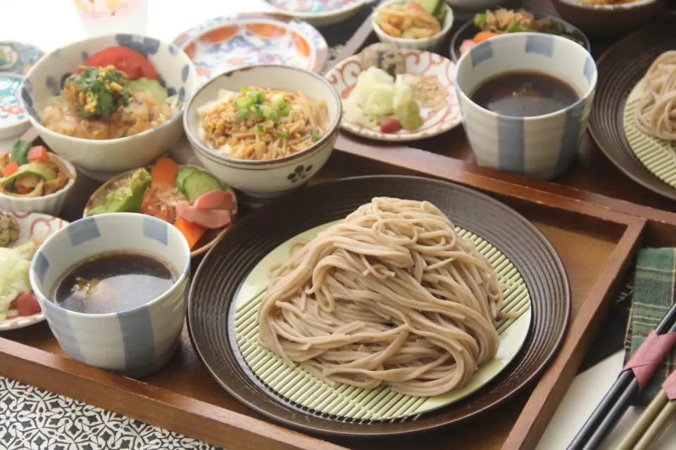 『野菜いっぱい小鉢と鴨せいろ風蕎麦おうち定食』【公式】料理研究家　指宿さゆり|【公式】料理研究家　指宿さゆり≫ｽﾀｼﾞｵ（ｽﾀｯﾌ運営）さん