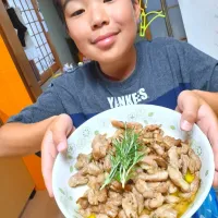 Snapdishの料理写真:せせりのローズマリー炒め|Shinya Yamanouchiさん