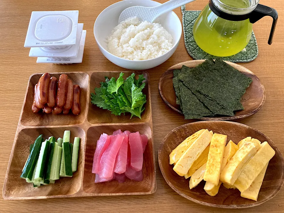 Snapdishの料理写真:＊我が家のお手軽手巻き寿司🍣＊|＊抹茶＊さん