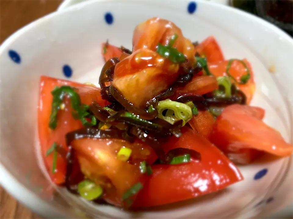 トマトの塩昆布和え🍅|まるちゃんさん