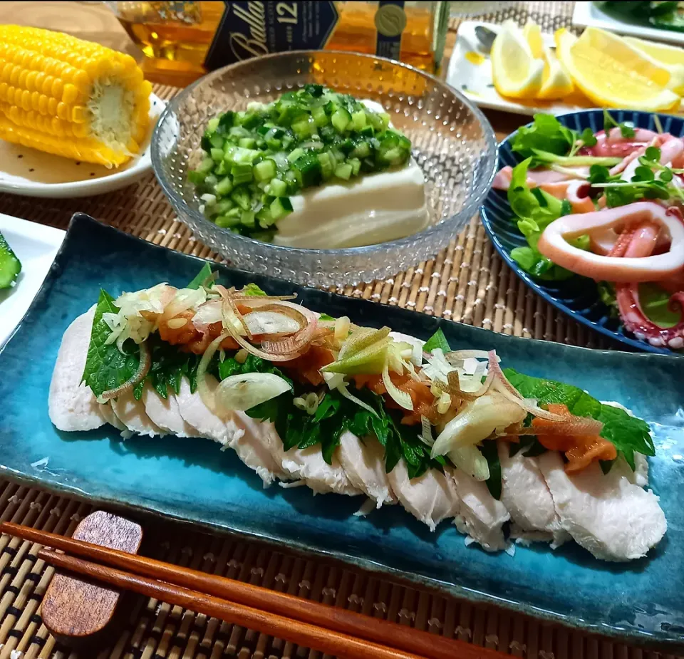 Snapdishの料理写真:鶏ハム夏野菜乗せと、山形のだしに🌽|ナオミさん