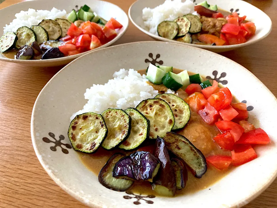 Snapdishの料理写真:＊パパ特製チキンカレー🍛夏野菜トッピング＊|＊抹茶＊さん