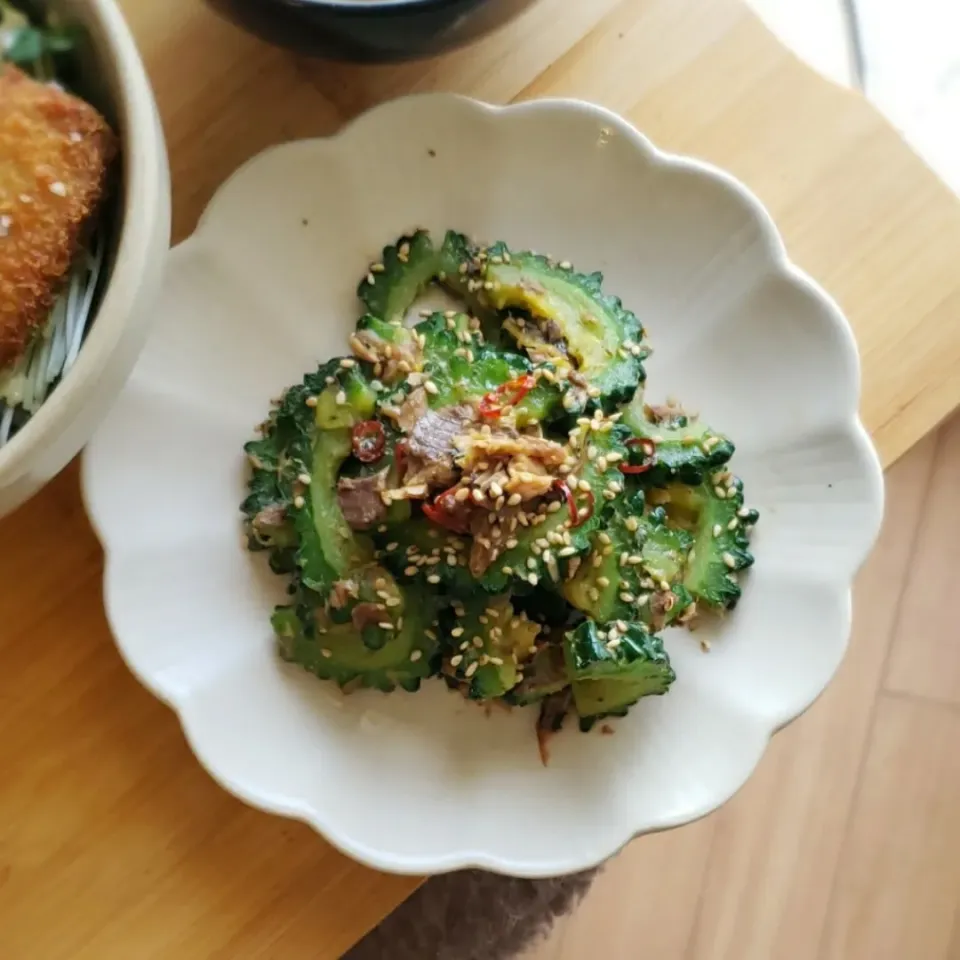 ワタ付きゴーヤと鰮の味噌煮缶deピリ辛胡麻味噌炒め|mi_neneco♪さん