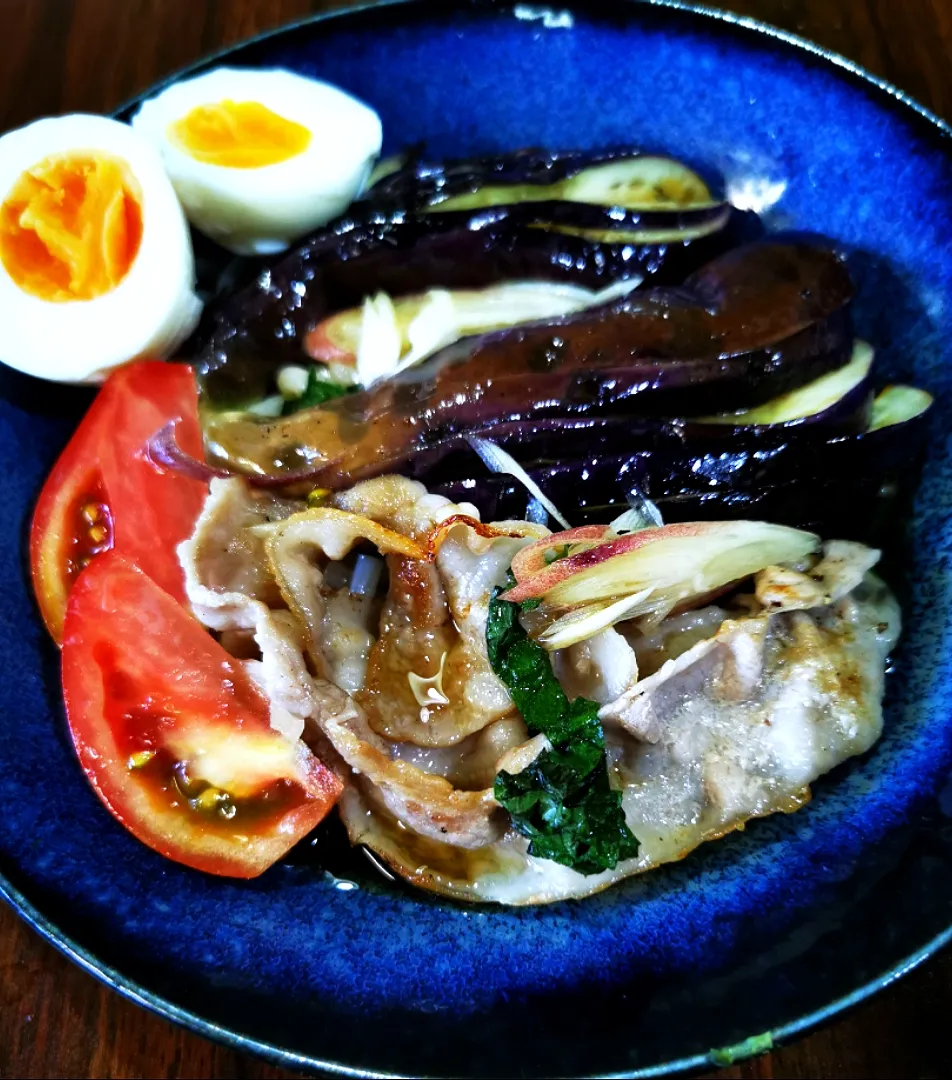 Snapdishの料理写真:野菜たっぷり冷やしうどん👌グ〜です🍺|ペンギンさん