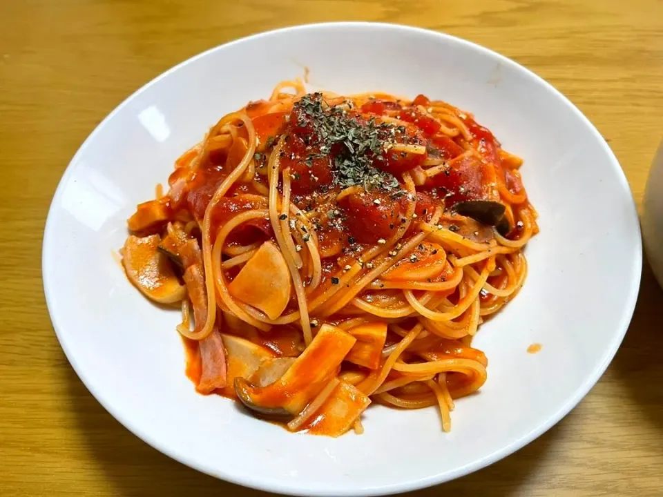 ワンパンで！にんにくとトマトのパスタ|ごはんきろくさん