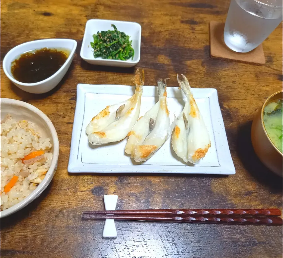 ・ふぐの一夜干し
・ほうれん草の胡麻和え
・もずく酢
・炊き込みご飯
・豆腐とわかめのみそ汁|ちりさん