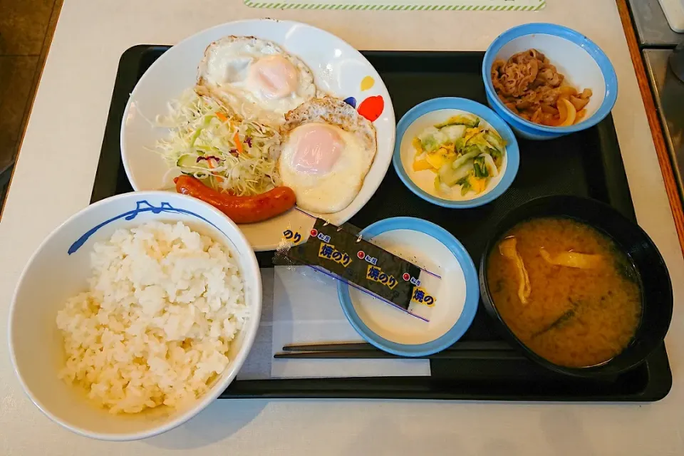 松屋のソーセージWエッグ定食(480円)|Mars＠釜飯作り研究中さん